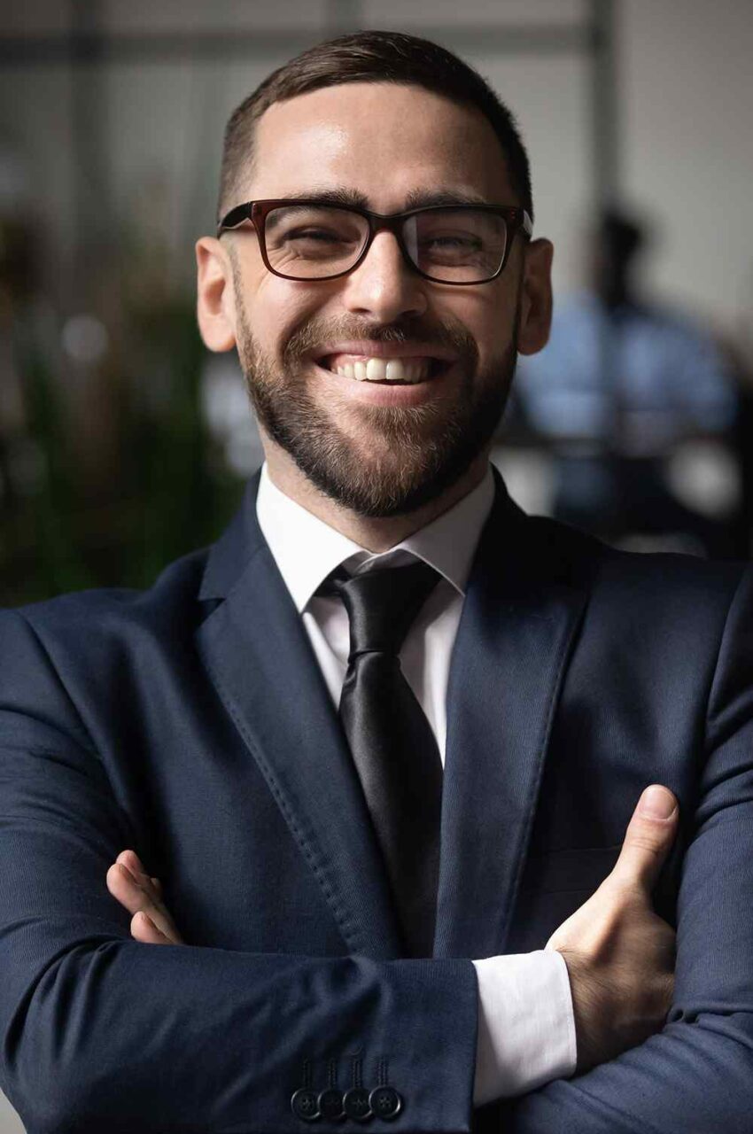 https://detastic.de/wp-content/uploads/2020/08/team_05-850x1280.jpg